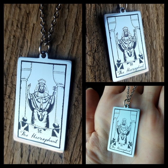 🖤 The Hierophant- Stainless Tarot Card Necklace - Picture 1 of 6